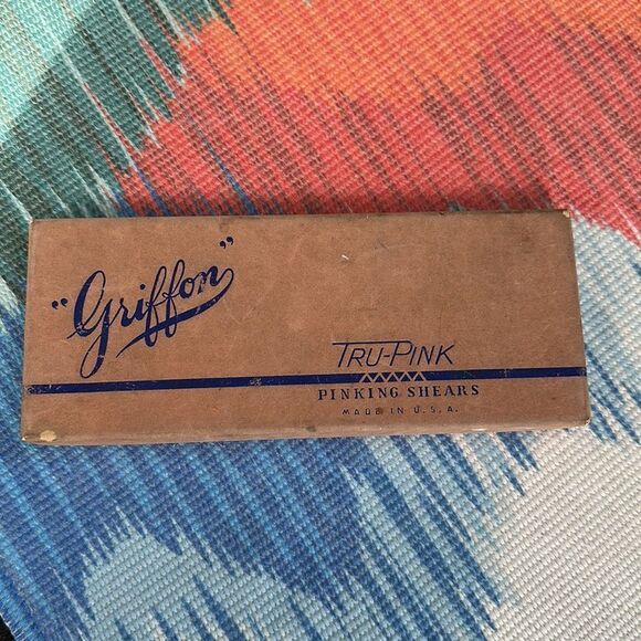 Vintage Griffon Tru-Pink Pinking Shears Scissors - Picture 3 of 6